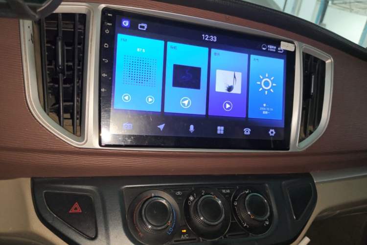 Used FORTHING Lingzhi 2019 M5L 1.6L 7-Seater Comfort Model China VI Standard Audio And AC Panel