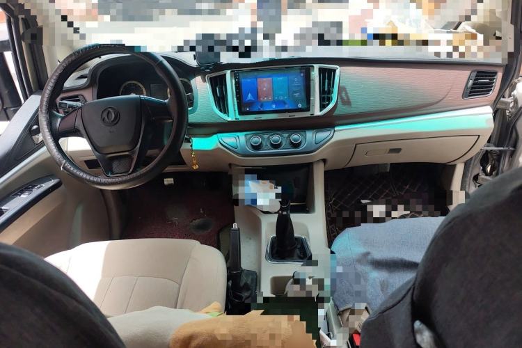 Used FORTHING Lingzhi 2019 M5 1.6L 7-Seater Base Model China VI Center Console