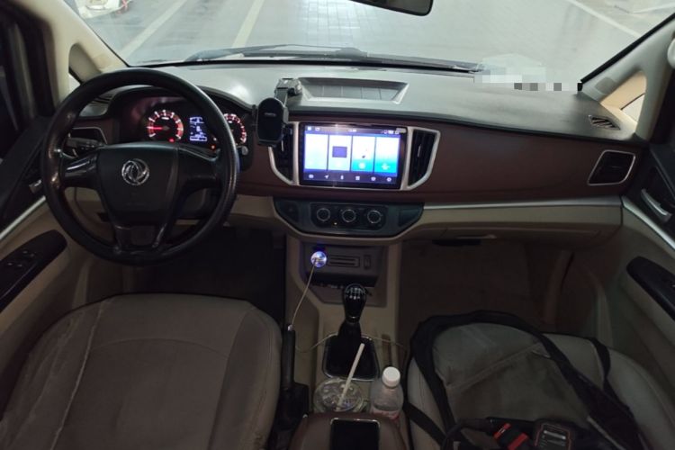 Used FORTHING Lingzhi 2019 M5L 1.6L 7-Seater Comfort Model China VI Standard Center Console