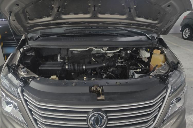 Used FORTHING Lingzhi 2019 M5L 1.6L 7-Seater Base Model China VI Standard Engine Bay