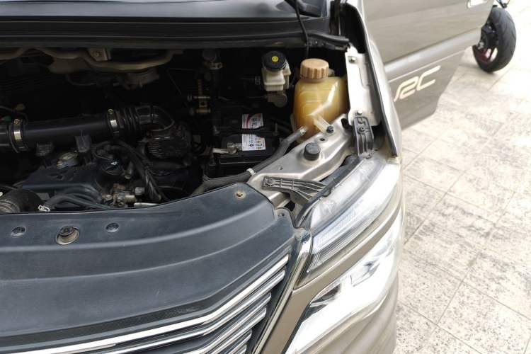Used FORTHING Lingzhi 2019 M5L 1.6L 7-Seater Luxury Model China VI Standard Engine Bay Left