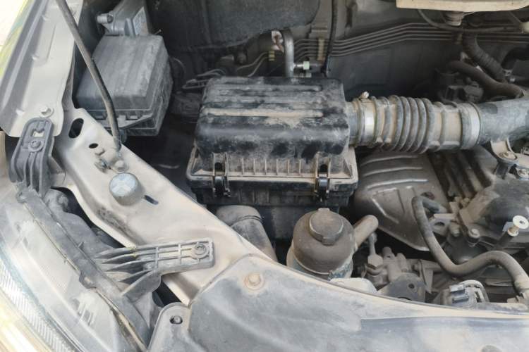 Used FORTHING Lingzhi 2019 M5 1.6L 7-Seater Exclusive Model China VI Standard Engine Bay Right