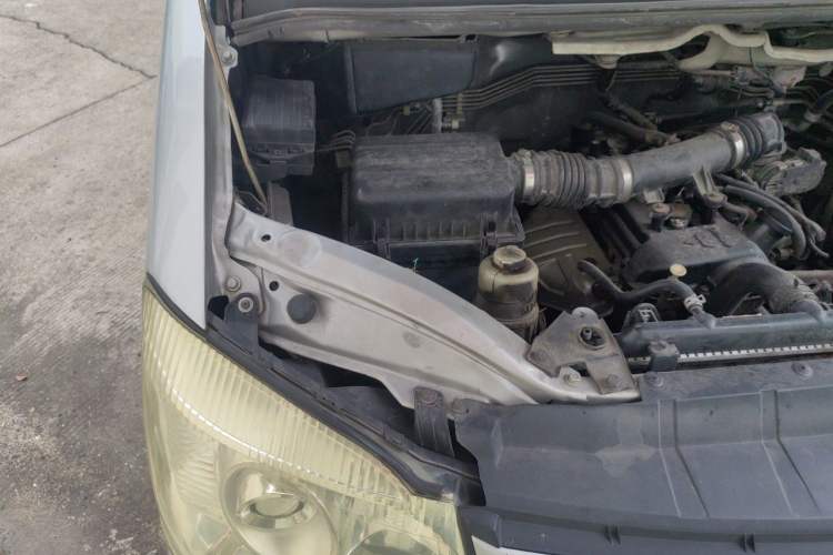 Used FORTHING Lingzhi 2019 Facelifted M3L 1.6L 7-Seater Standard Model Engine Bay Right