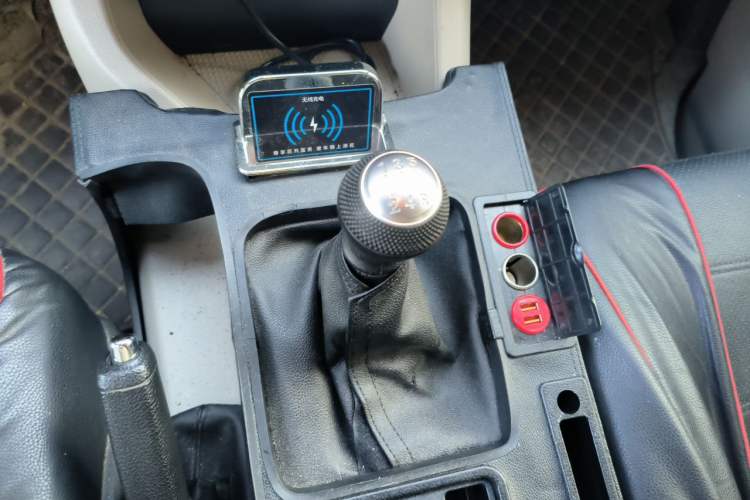 Used FORTHING Lingzhi 2019 M5L 1.6L 7-Seater Base Model China VI Standard Gear Lever