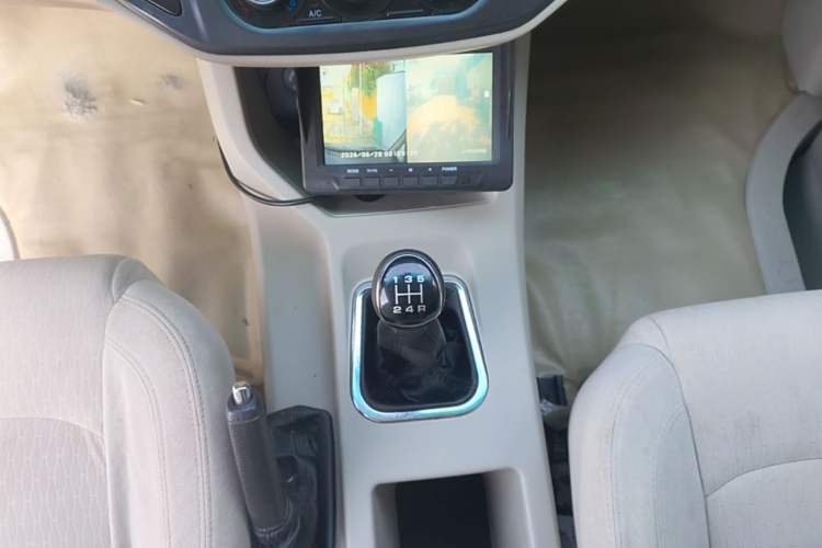 Used FORTHING Lingzhi 2019 M5L 1.6L 7-Seater Base Model China VI Standard Gear Lever