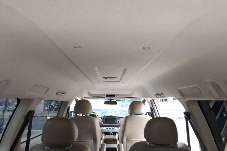 Used FORTHING Lingzhi 2019 M5L 1.6L 7-Seater Luxury Model China VI Standard Headliner