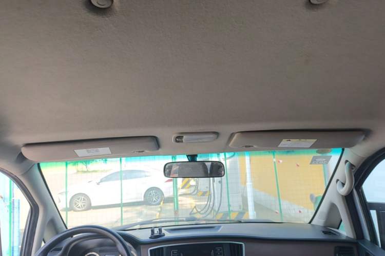 Used FORTHING Lingzhi 2019 M5L 1.6L 7-Seater Base Model China VI Standard Headliner