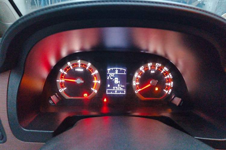 Used FORTHING Lingzhi 2019 Facelifted M5L 1.6L 7-Seater Base Model China VI Standard Instrument Cluster