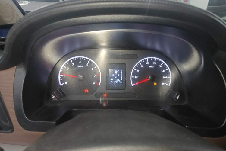 Used FORTHING Lingzhi 2019 M5L 1.6L 7-Seater Base Model China VI Standard Instrument Cluster