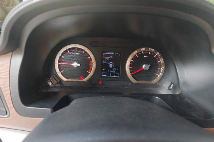 Used FORTHING Lingzhi 2019 Facelifted M5L 1.6L 7-Seater Base Model China VI Standard Instrument Cluster