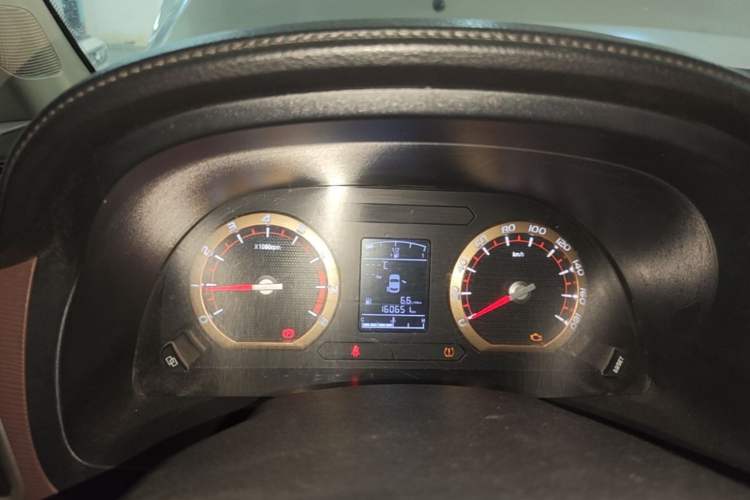 Used FORTHING Lingzhi 2019 M5L 1.6L 7-Seater Comfort Model China VI Standard Instrument Cluster