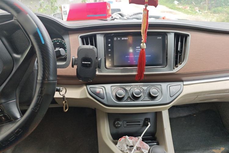 Used FORTHING Lingzhi 2019 M5L 1.6L 7-Seater Standard Model China VI Interior 2