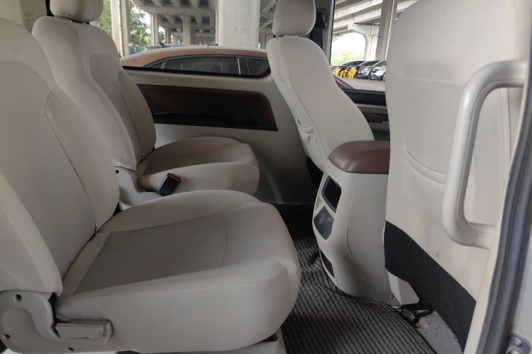 Used FORTHING Lingzhi 2019 M5L 1.6L 7-Seater Standard Model China VI Interior 4
