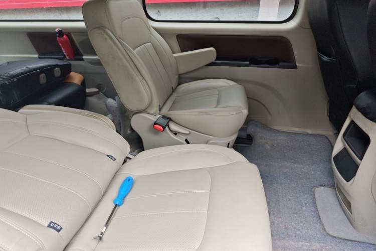 Used FORTHING Lingzhi 2019 M5L 1.6L 7-Seater Standard Model China VI Interior 4