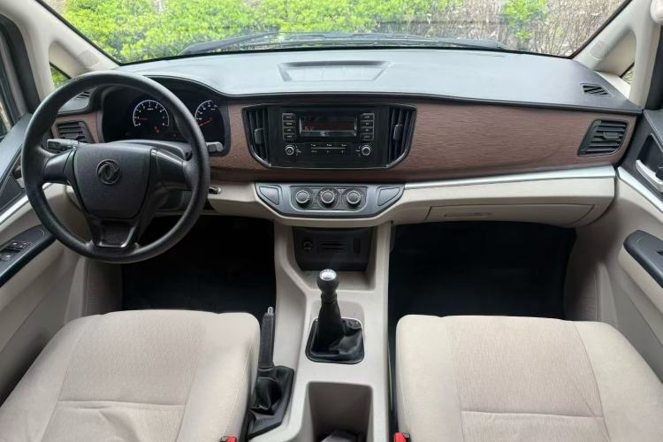 Used FORTHING Lingzhi 2019 M5L 1.6L 7-Seater Base Model China VI Standard Interior 4