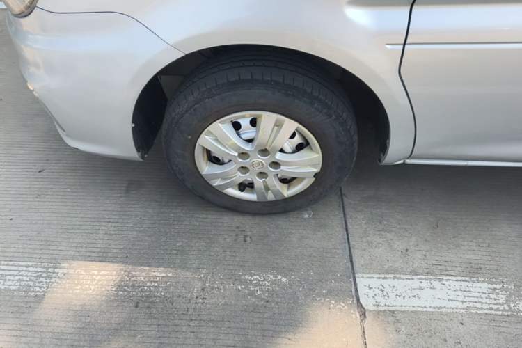 Used FORTHING Lingzhi 2019 M5L 1.6L 7-Seater Base Model China VI Standard Left Front Wheel Hub