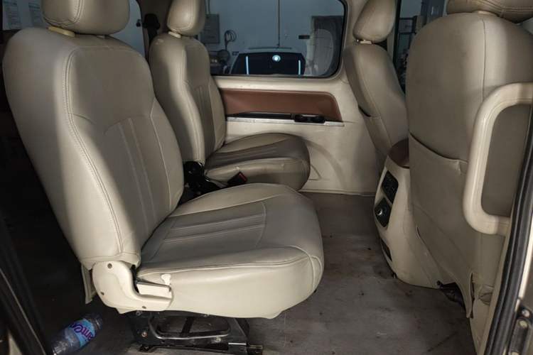 Used FORTHING Lingzhi 2019 M5L 1.6L 7-Seater Comfort Model China VI Standard Left Rear Seat