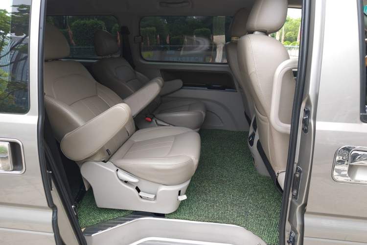Used FORTHING Lingzhi 2019 M5L 1.6L 7-Seater Luxury Model China VI Standard Left Rear Seat
