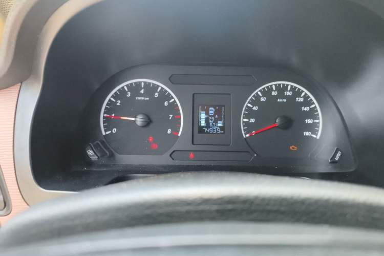Used FORTHING Lingzhi 2019 M5 1.6L 7-Seater Exclusive Model China VI Standard Odometer Close Up