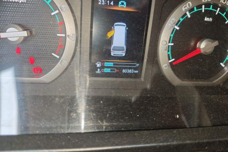 Used FORTHING Lingzhi 2019 M5L 1.6L 7-Seater Standard Model China VI Odometer Close Up