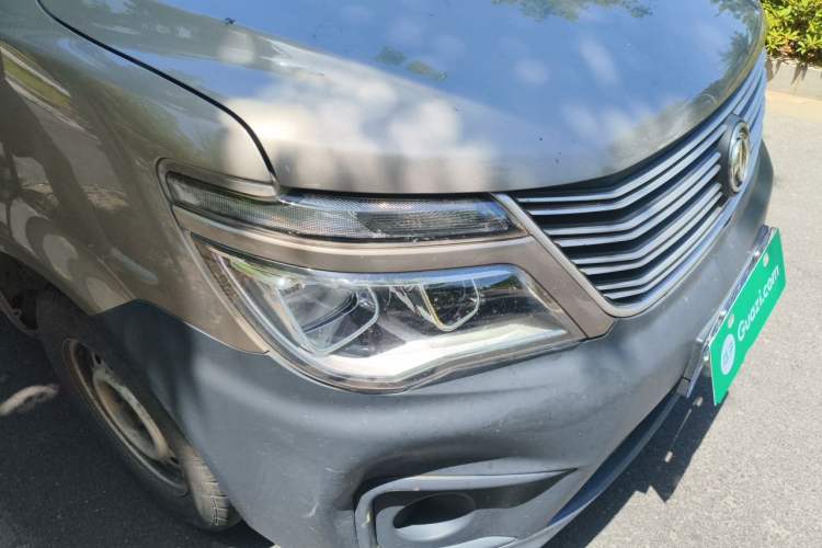 Used FORTHING Lingzhi 2019 M5 1.6L 7-Seater Exclusive Model China VI Standard Right Front Headlight