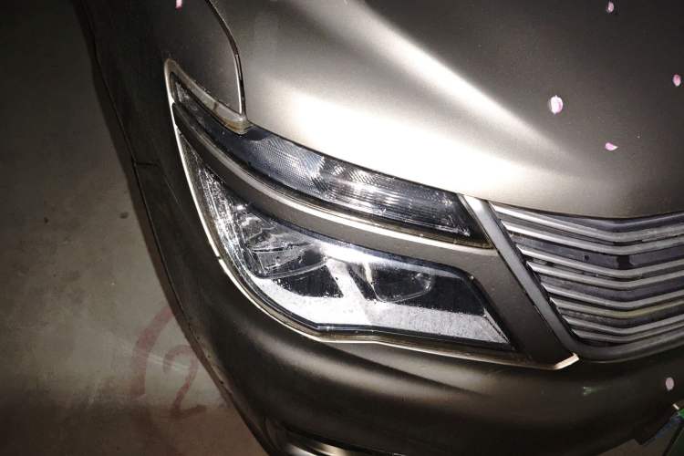Used FORTHING Lingzhi 2019 M5L 1.6L 7-Seater Exclusive Model China VI Standard Right Front Headlight