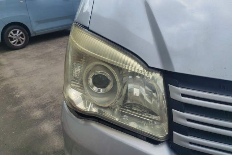 Used FORTHING Lingzhi 2019 Facelifted M3L 1.6L 7-Seater Standard Model Right Front Headlight