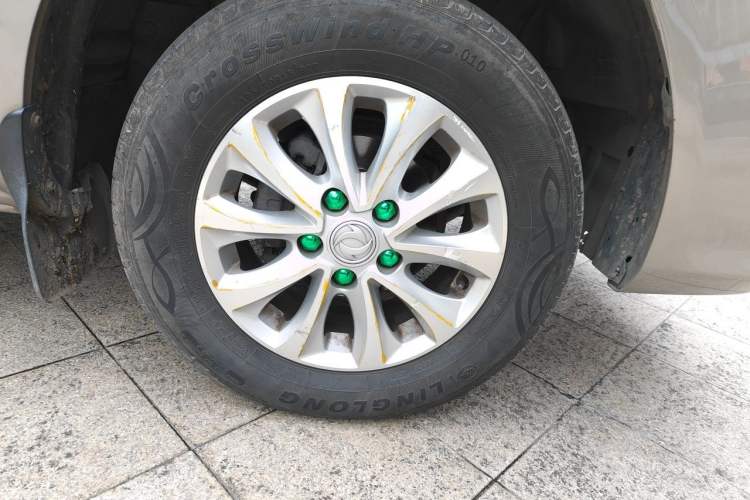 Used FORTHING Lingzhi 2019 M5L 1.6L 7-Seater Luxury Model China VI Standard Right Front Wheel Hub