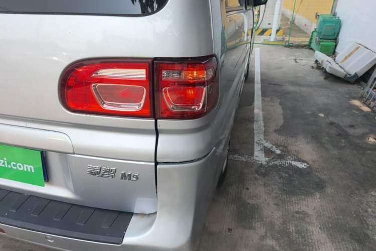 Used FORTHING Lingzhi 2019 M5L 1.6L 7-Seater Base Model China VI Standard Right Rear Taillight