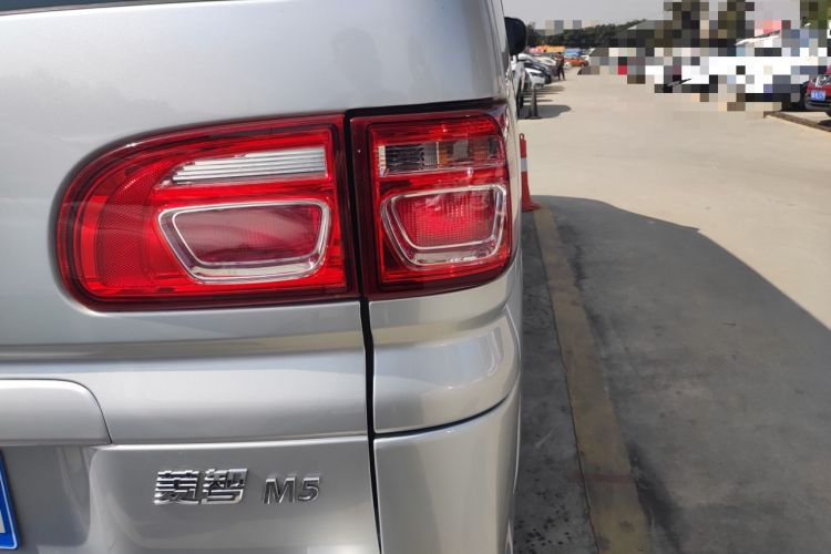 Used FORTHING Lingzhi 2019 Facelifted M5L 1.6L 7-Seater Base Model China VI Standard Right Rear Taillight