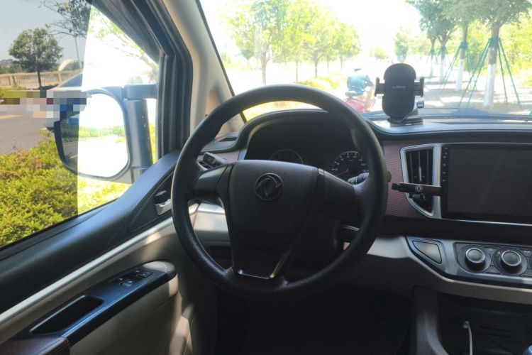Used FORTHING Lingzhi 2019 M5 1.6L 7-Seater Exclusive Model China VI Standard Steering Wheel