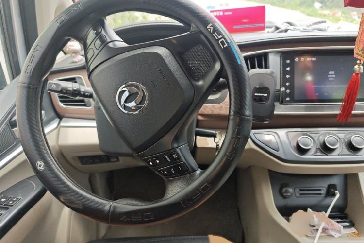 Used FORTHING Lingzhi 2019 M5L 1.6L 7-Seater Standard Model China VI Steering Wheel