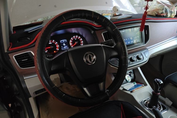 Used FORTHING Lingzhi 2019 M5 1.6L Exclusive Edition 7-Seater Steering Wheel
