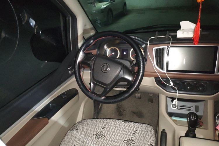 Used FORTHING Lingzhi 2019 M5L 1.6L 7-Seater Exclusive Model China VI Standard Steering Wheel