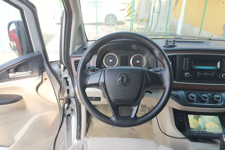 Used FORTHING Lingzhi 2019 M5L 1.6L 7-Seater Base Model China VI Standard Steering Wheel