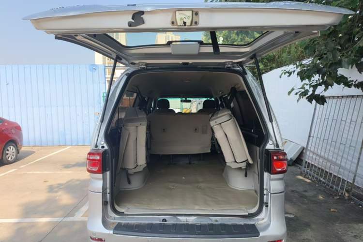 Used FORTHING Lingzhi 2019 M5L 1.6L 7-Seater Base Model China VI Standard Trunk