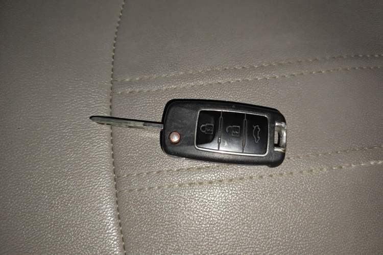 Used FORTHING Lingzhi 2019 M5L 1.6L 7-Seater Comfort Model China VI Standard Vehicle Key