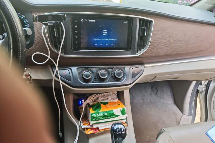 Used FORTHING Lingzhi 2019 M5 1.6L 7-Seater Exclusive Model China VI Standard Audio And AC Panel