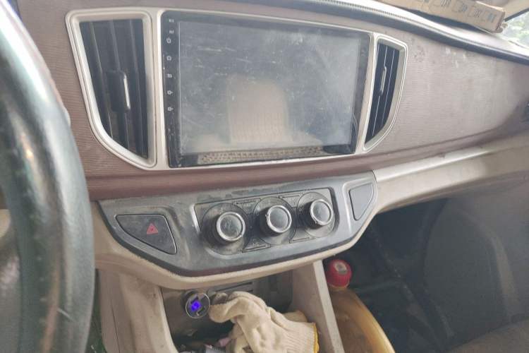 Used FORTHING Lingzhi 2019 V3 1.6L 2-Seat Standard Model China VI Audio And AC Panel