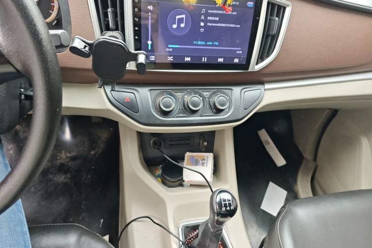 Used FORTHING Lingzhi 2019 Facelifted M5L 1.6L 9-Seater Base Model China VI Standard Audio And AC Panel