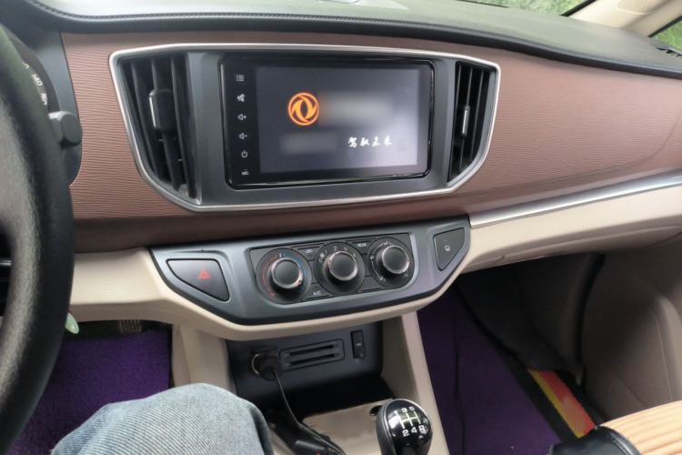 Used FORTHING Lingzhi 2019 M5L 1.6L 7-Seater Standard Model China VI Audio And AC Panel