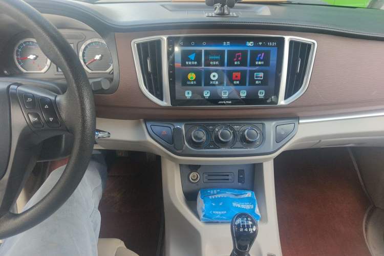 Used FORTHING Lingzhi 2019 M5L 1.6L 7-Seater Luxury Model China VI Standard Audio And AC Panel