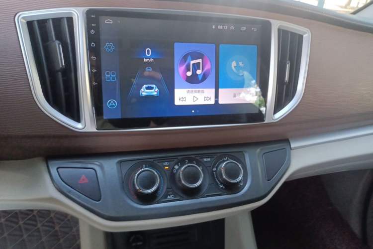 Used FORTHING Lingzhi 2019 Facelifted M5L 1.6L 9-Seater Comfort Model China VI Standard Audio And AC Panel