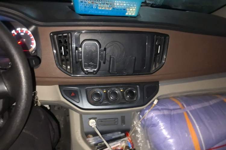 Used FORTHING Lingzhi 2019 V3 1.6L 2-Seat Standard Model China VI Audio And AC Panel