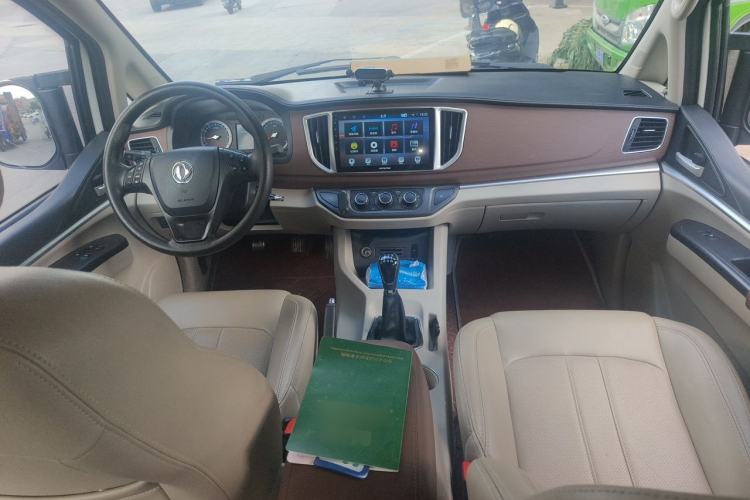Used FORTHING Lingzhi 2019 M5L 1.6L 7-Seater Luxury Model China VI Standard Center Console
