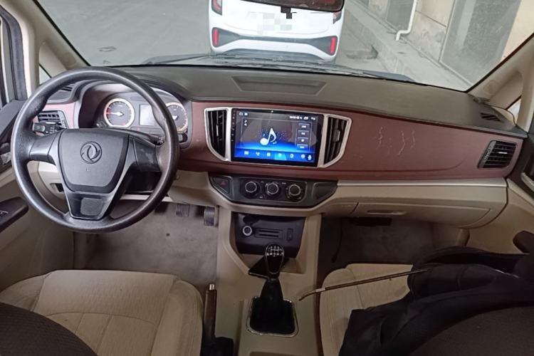 Used FORTHING Lingzhi 2019 M5L 1.6L 7-Seater Base Model China VI Standard Center Console