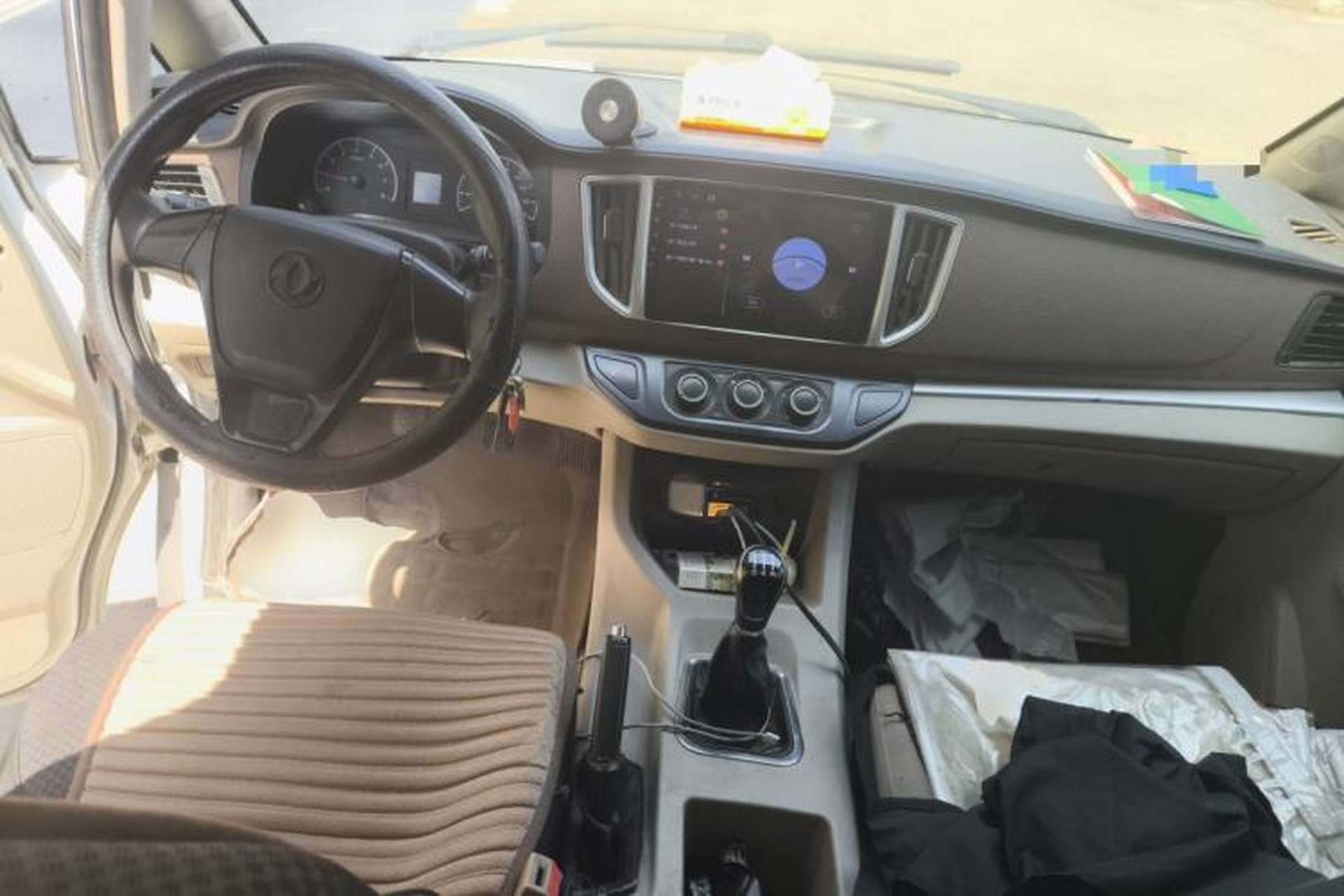 Used FORTHING Lingzhi 2019 V3 1.6L 2-Seat Standard Model China VI Center Console