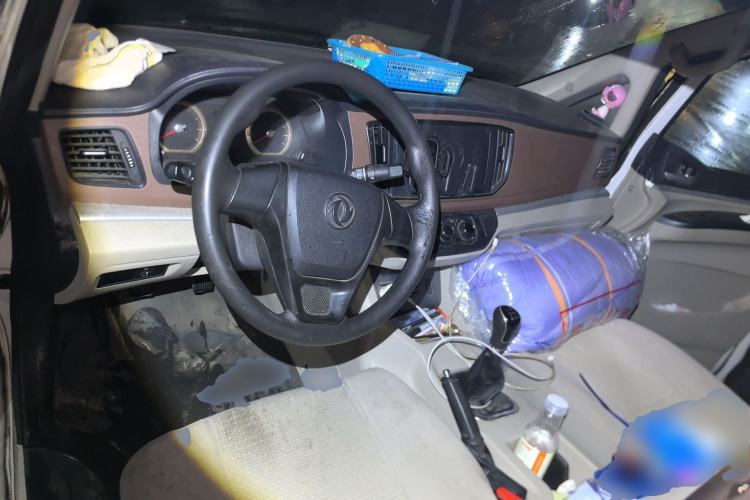 Used FORTHING Lingzhi 2019 V3 1.6L 2-Seat Standard Model China VI Center Console