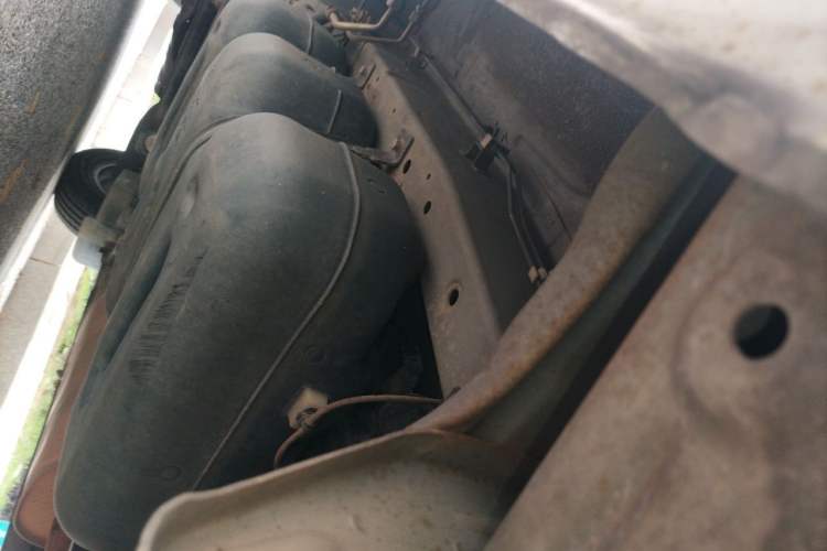 Used FORTHING Lingzhi 2019 M5L 1.6L 7-Seater Standard Model China VI Chassis Rear Left