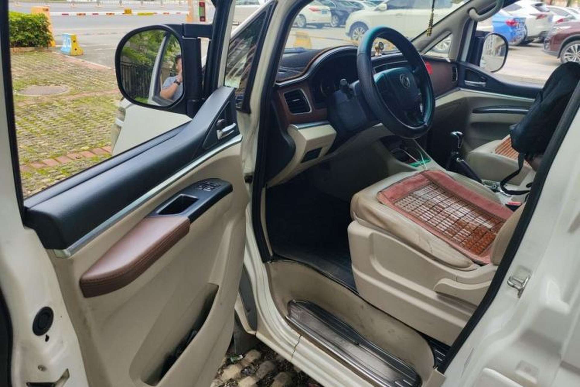 Used FORTHING Lingzhi 2019 M5L 1.6L 7-Seater Luxury Model China VI Standard Driver Seat